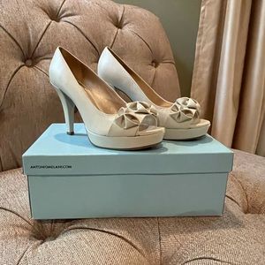 🎉💗Host Pick 🎊❤️Antonio Melani Heels Size 6.5